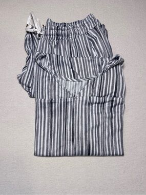 Donna Karan Gray & White Striped Drawstring pajamas, relaxed, joggers, pockets
